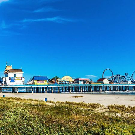 Perfect Location Spacious Yard Coffee Bar At This Lovely Beach Home Galveston Exteriér fotografie