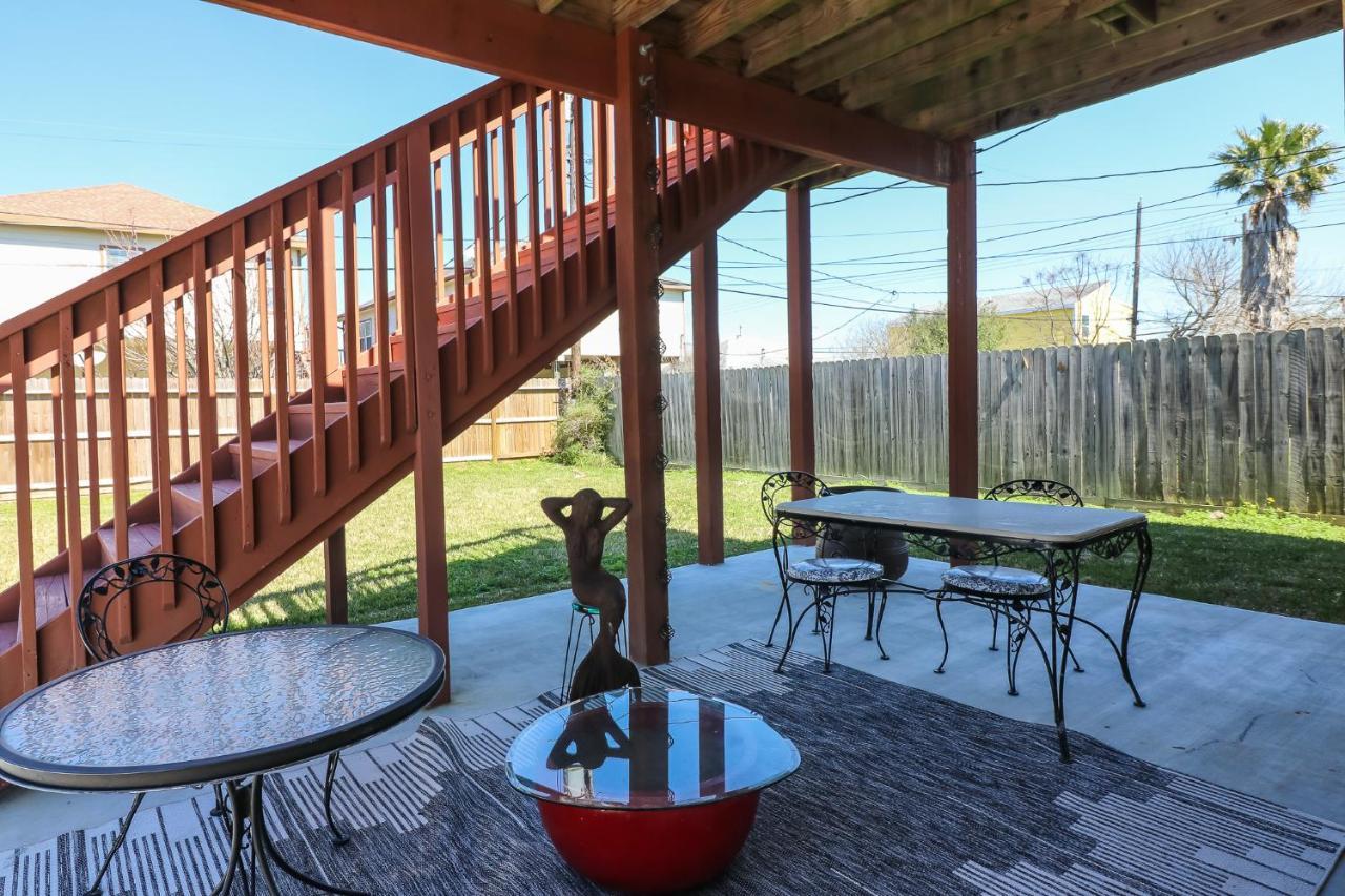 Perfect Location Spacious Yard Coffee Bar At This Lovely Beach Home Galveston Exteriér fotografie