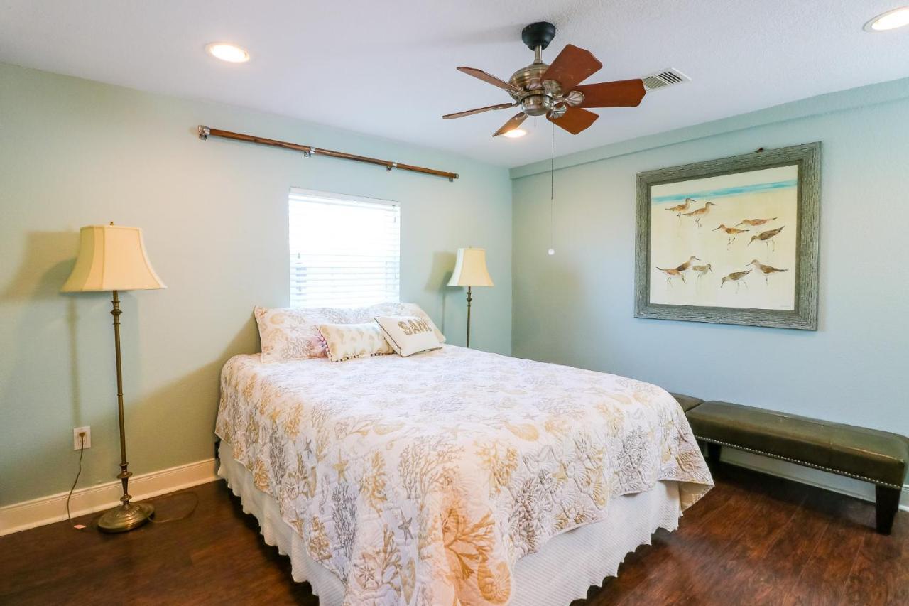 Perfect Location Spacious Yard Coffee Bar At This Lovely Beach Home Galveston Exteriér fotografie