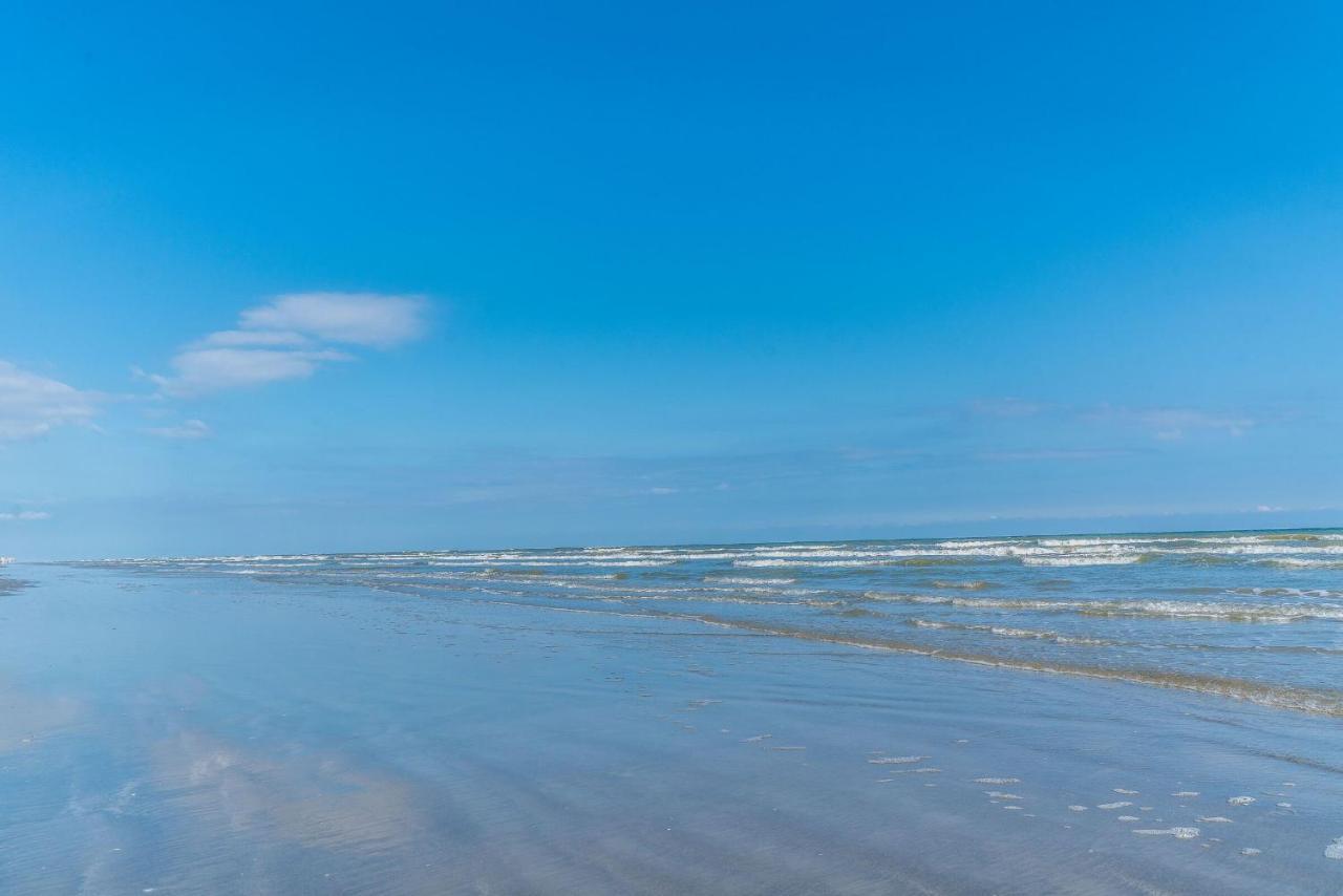 Perfect Location Spacious Yard Coffee Bar At This Lovely Beach Home Galveston Exteriér fotografie